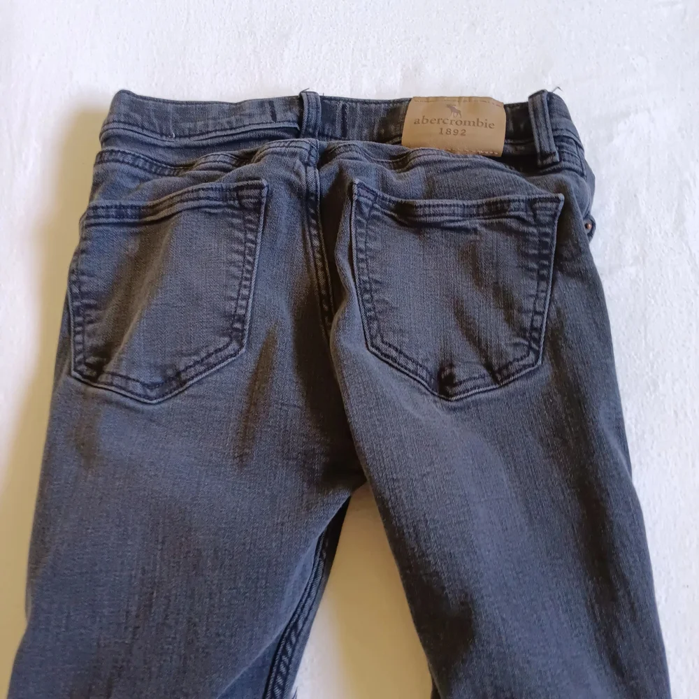 Abercrombie Kids Sz 13/14 Black Jeans Distressed Slim-Fit